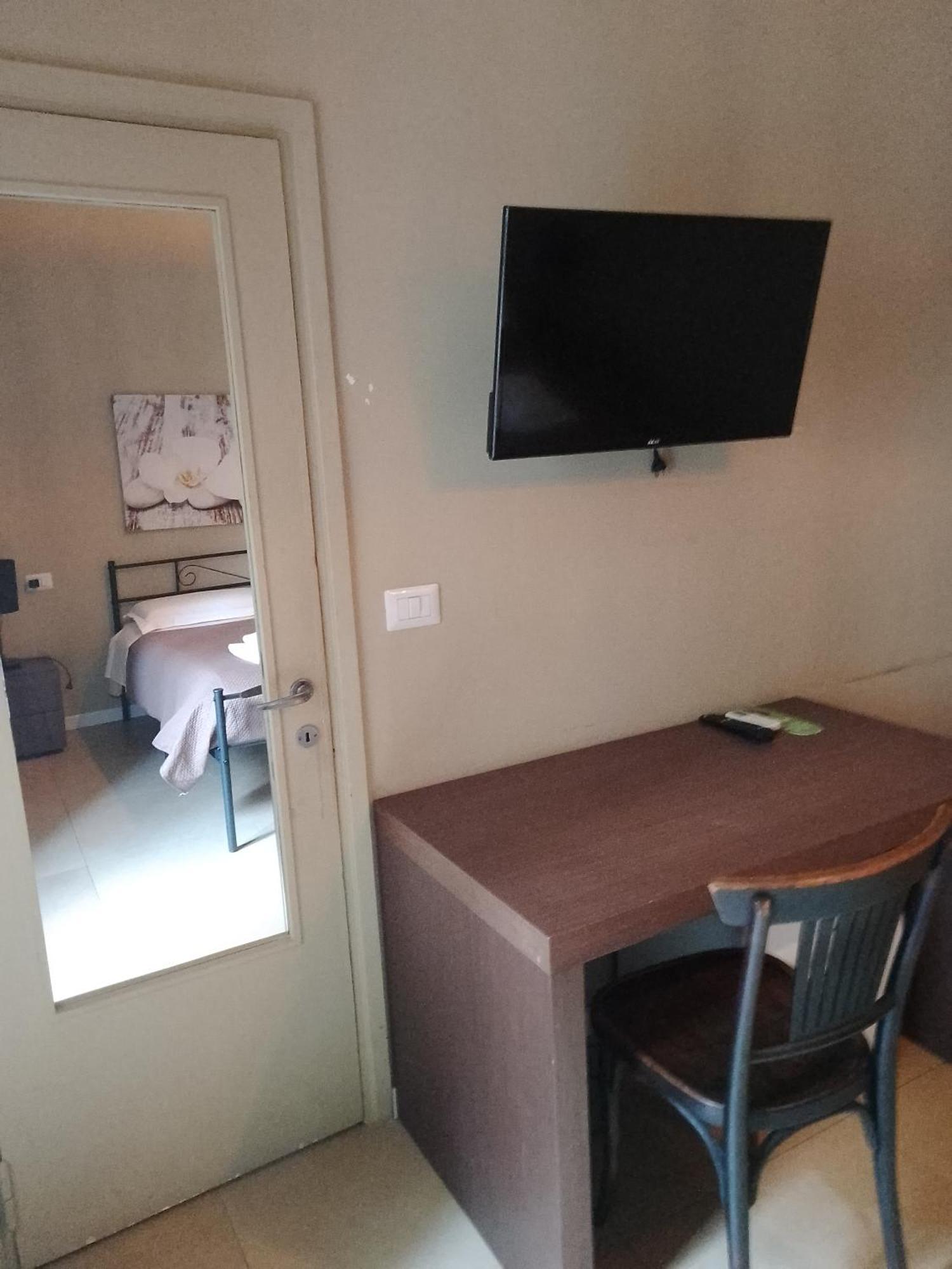 Tiffany Rooms Milan Bagian luar foto